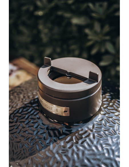 KAMADO MONOLITH TWO.66 A POSER